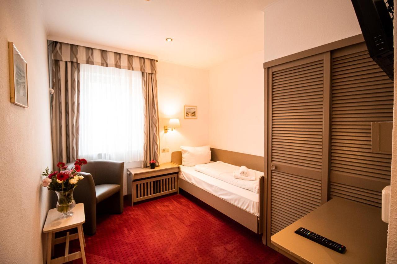 Hotel Stadtschaenke Вальсроде Экстерьер фото
